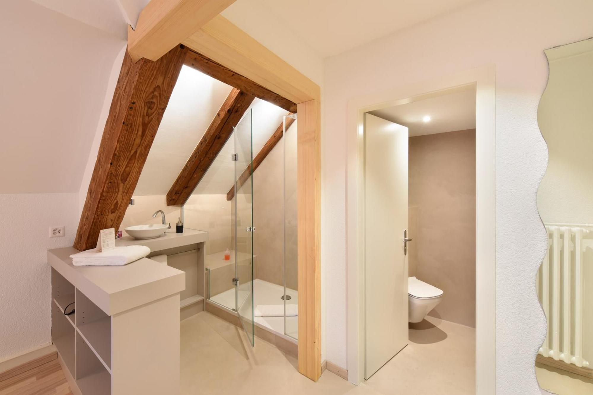 Hotel De L'Aigle Couvet Pokoj fotografie