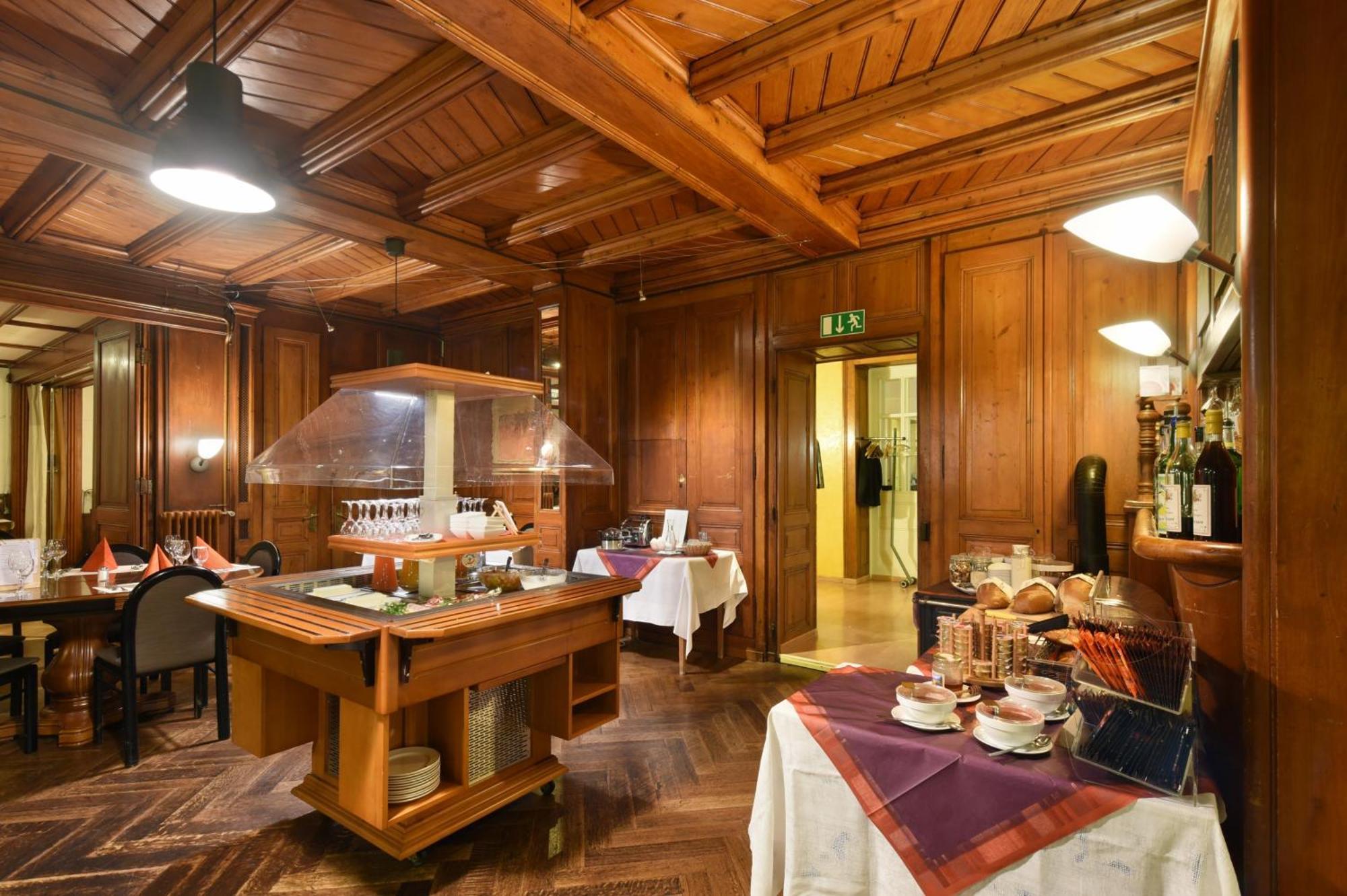 Hotel De L'Aigle Couvet Exteriér fotografie